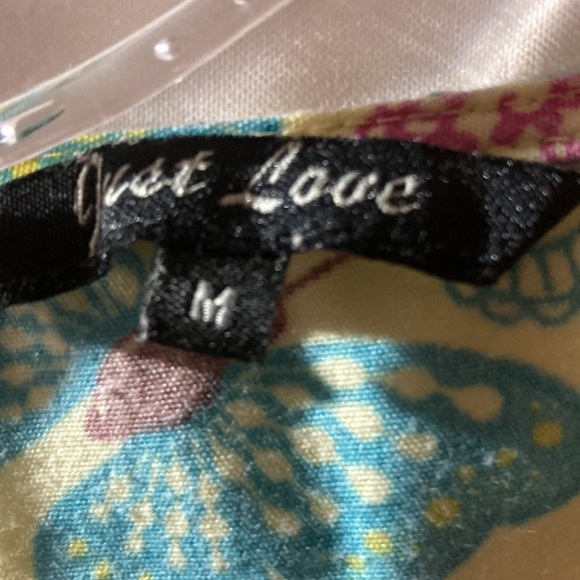 Ladies gently used butterfly scrub top - Picture 5 of 7